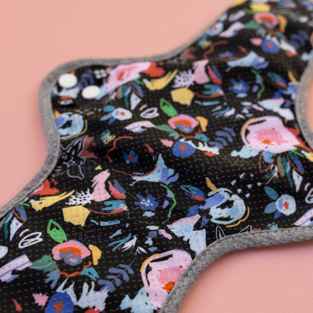 Image for HyPs Active Reusable Pad - size Max, design Florals Black